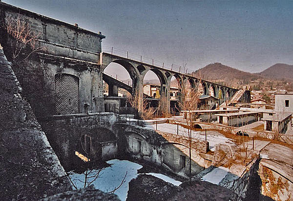 Le viaduc de la voie étroite...